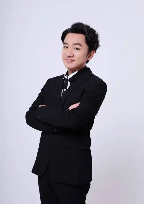 王祖蓝担任自治区政协委员,称要多介绍朋友来广西游玩,宣传广西_文化