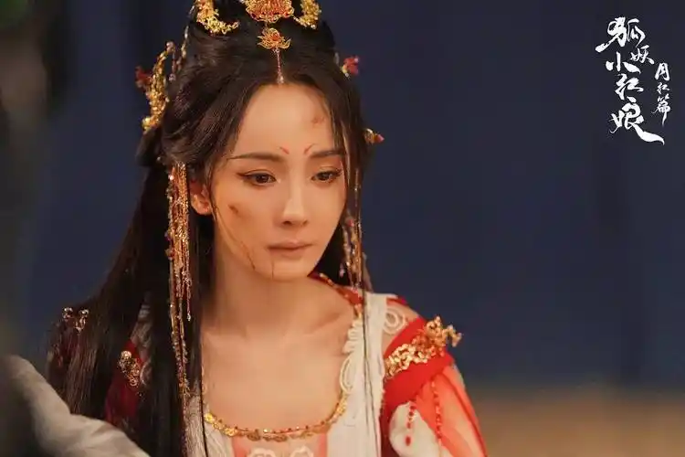 杨幂"眼神杀"硬控全场,涂山"懂学"再掀热潮_角色_观众_剧中