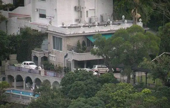 郭晶晶霍启刚豪宅大曝光 工人房就有两层