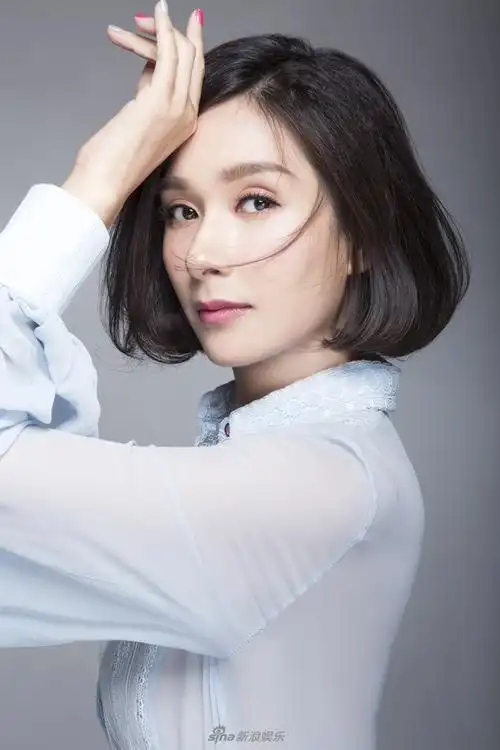 组图:杨恭如全新写真清凉一夏 尽显熟女优雅魅力