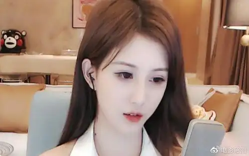 虎牙女主播被曝和男子私密照后再遭重锤警告她小三不要妄图洗白