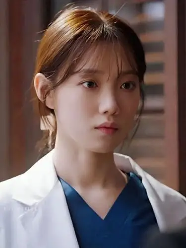 穿白大褂的李圣经,只是一位平平无奇的穿搭小天才?