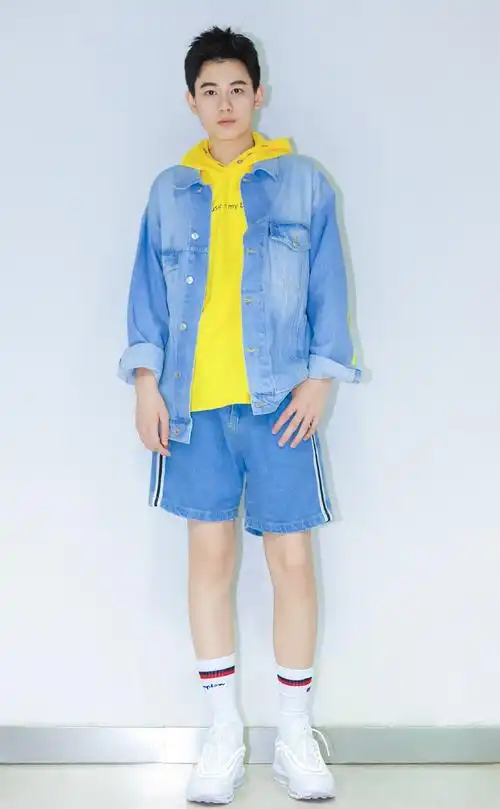 胡先煦清爽帅气写真图片