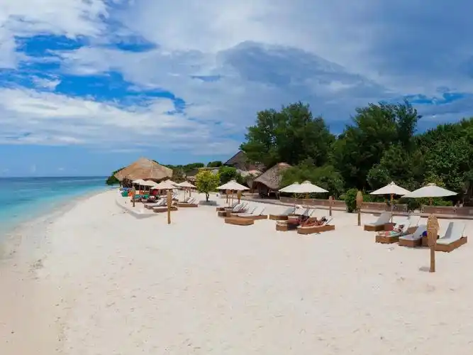 评论 特拉旺安珍珠度假村 (pearl of trawangan resort)