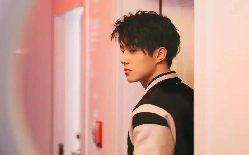 刘昊然时尚写真,高清图片,电脑桌面-壁纸族