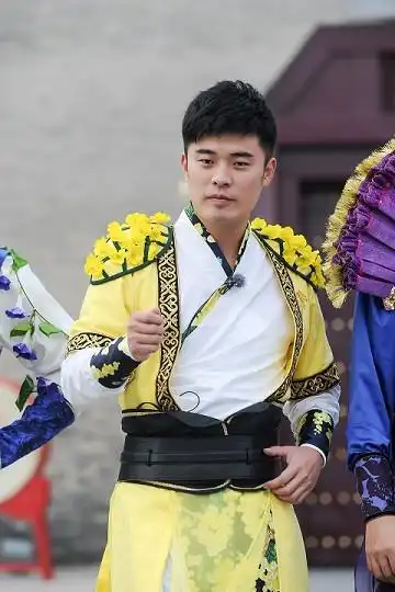 图奔跑吧兄弟陈赫搞笑来袭自认腿长被嘲笑