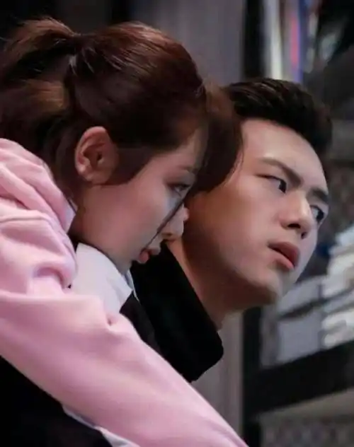 李现自曝想谈恋爱,新采访给粉丝打预防针,"现女友"们坐不住了_恋情