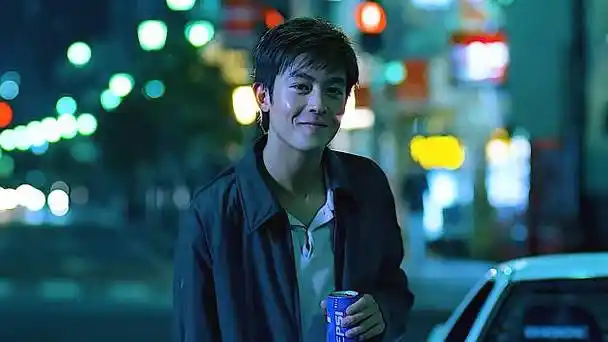 "陈冠希的发型领先了一个时代""他穿啥就流行啥"芒果捞扒婆的微博视频