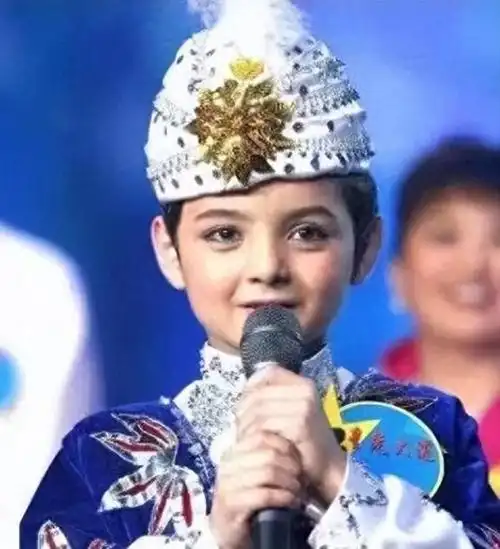 小时候好看又灵气,长大泯然众人,5位长"歪"的童星,真