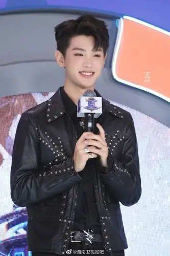 黄明昊justin快乐大本营##黄明昊