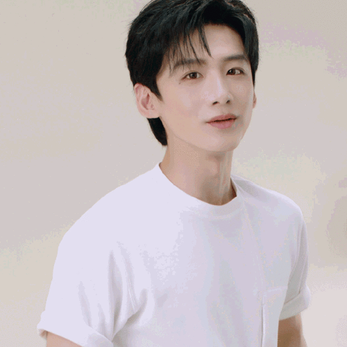 白敬亭代言百草味##白敬亭百草味零食炫不亭