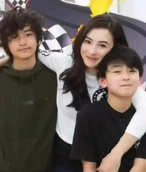 曝谢霆锋儿子社交受张柏芝影响,无星二代友谊,没跟谢贤亲戚走动_热点