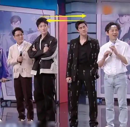 白敬亭李治廷站在一起,身高相差8cm却不像,看清体型对比后懂了_差距