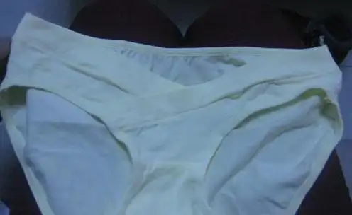 第一,内裤的分泌物呈现褐色.