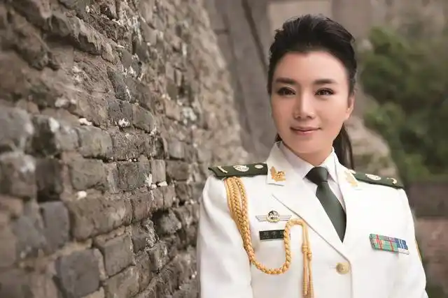 刘子琪:从中原走出的军旅歌手,为战士唱歌,情系军营不后悔|巡逻_新浪