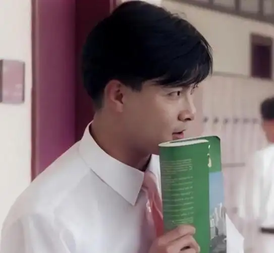 接下来由王晶导演执导,共同打造了一部名为《超级学校霸王》的影片