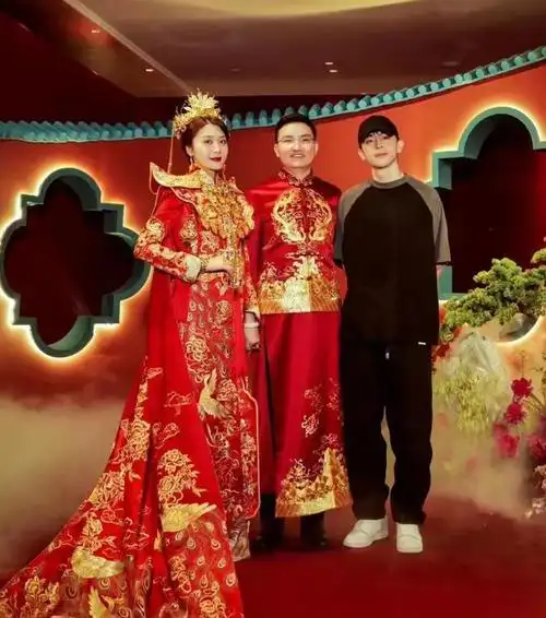 邓伦彻底退圈!注销了工作室,本人邋遢发福至160斤,已转型成商人