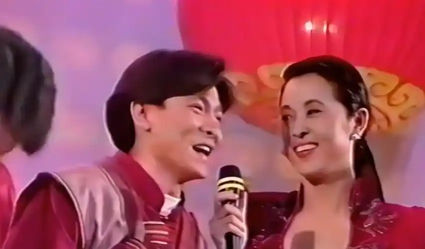 原创老牌港星为了赈灾有多拼刘德华胸口碎大石成龙5个跟头25万