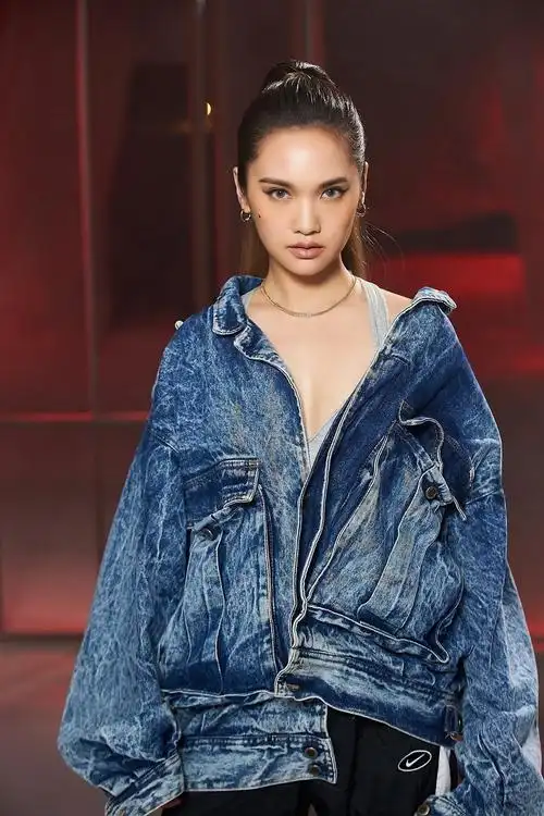 杨丞琳《love is love》mv上线 跳脱音乐舒适圈首次尝试r&b_歌曲