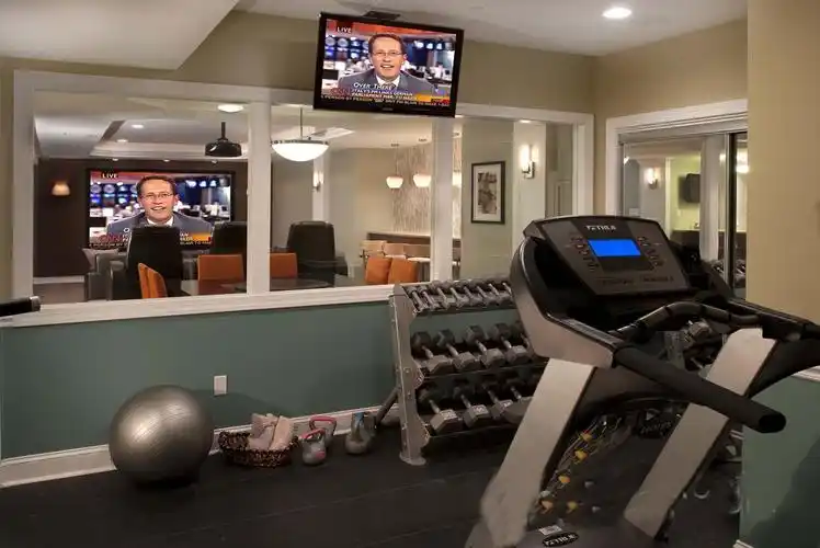 40平米家庭私人健身房装修效果图卧室客厅改健身房布局设计图