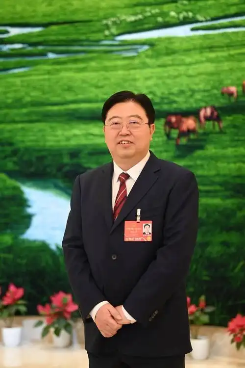 两会云访谈丨如何加快推进西部重庆科学城建设重庆三位代表委员有话说