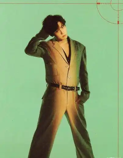 朴灿烈穿v领衫,被淋湿后显"遥控腰",终于信他1年不吃米饭_感觉_黑色