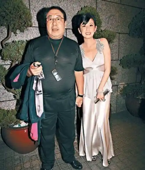 潇洒富少马清伟:娶陈美琪7年,薛芷伦12年,69岁偏爱小40岁女友_关之琳