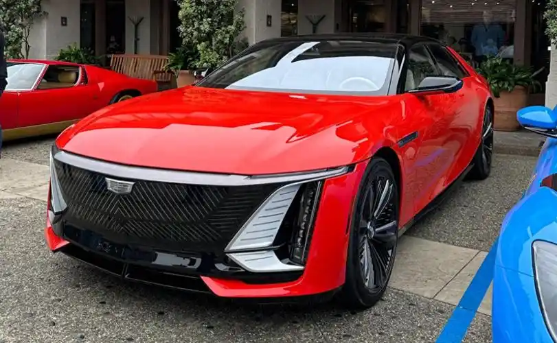 凯迪拉克最贵轿车折合人民币约244万元还带女神徽标