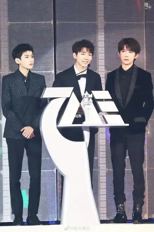 易烊千玺|演员|tfboys|吴磊_网易订阅