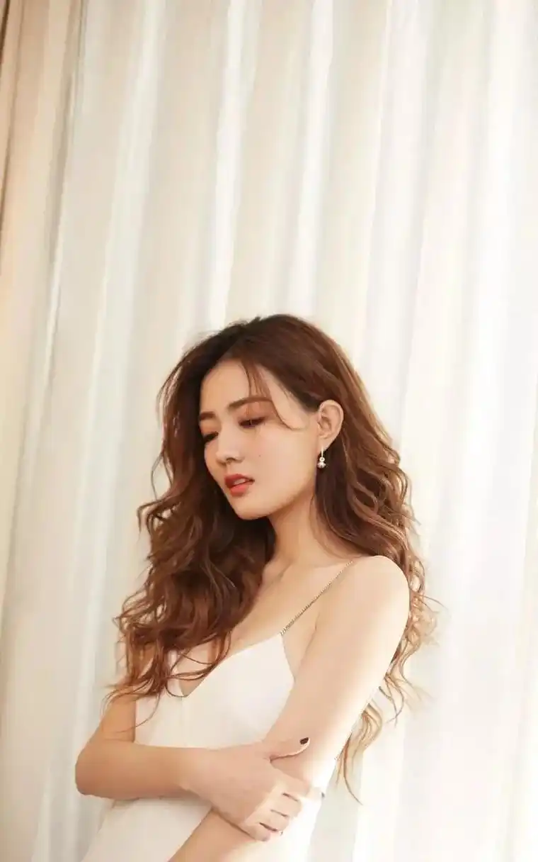 徐璐 分享一些璐宝的照片,嘿嘿嘿好东西当然大家一起分享啊! - 抖音