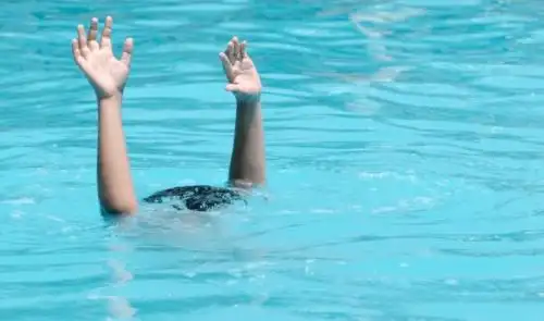 注意近期溺水事件频发叒有人溺水身亡澳洲少年命丧悉尼著名游泳地点年