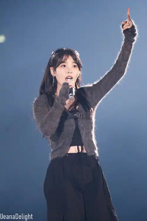 李知恩超话7015#iu演唱会#230924「2023 i un1ver5e粉丝演唱会」