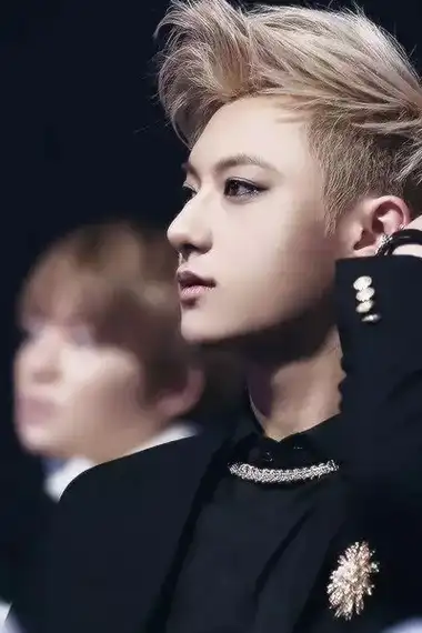 男士做纹眉美瞳线的后果,陈伟霆黄子韬和贾乃亮告诉你_永久_眼线_少爷