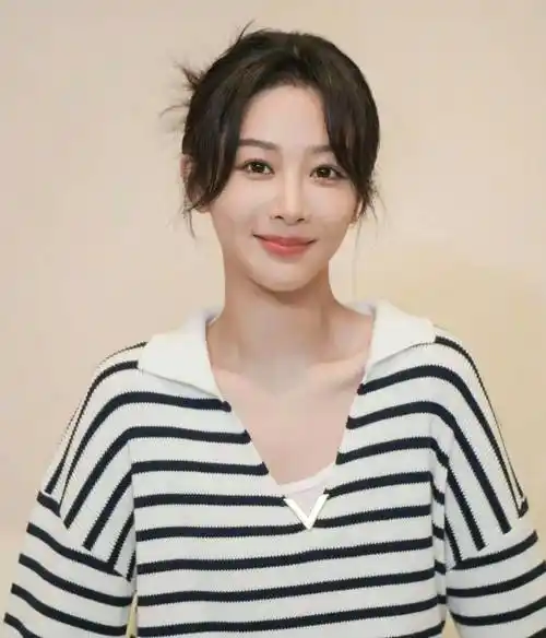 杨紫最近出席活动,生图直出的状态实在太好了 –第 2 页– 爱读书