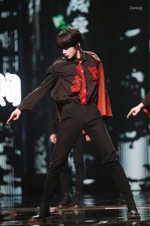 有哪些刘耀文神图最好是舞台的求求了姐妹们