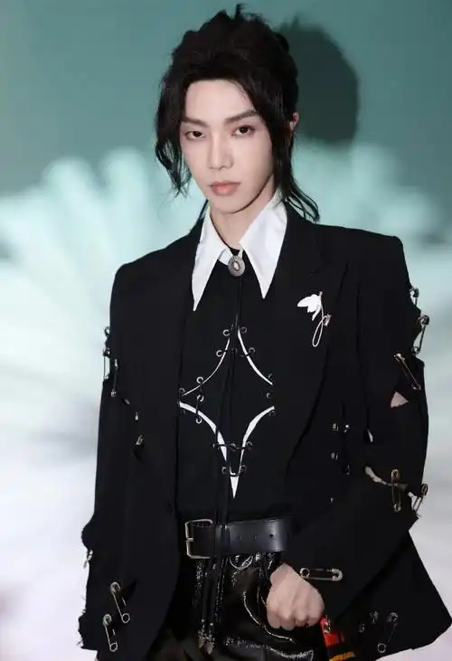 华晨宇新节目真人版百人吃鸡##和平精英集合100