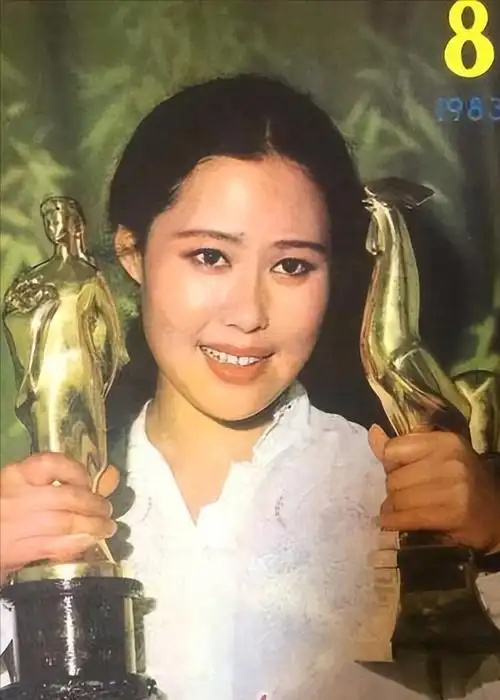 回顾结三次婚为丈夫放弃国籍丈夫去世独留异乡的她怎样了