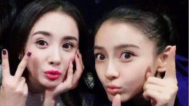 有种"心机站位"叫杨幂baby合照,杨幂为显脸小杨颖反应绝了