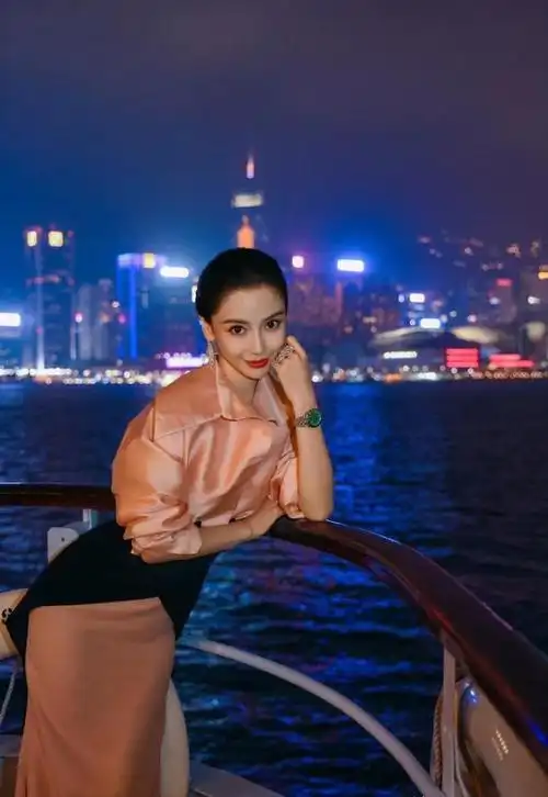 angelababy杨颖柔粉鱼尾交织曼妙旖旎