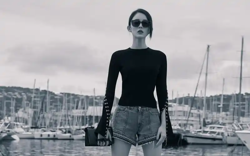 古力娜扎黑色图片壁纸(5/7)