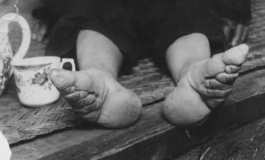 猪笼和小脚维护女德的秘密武器