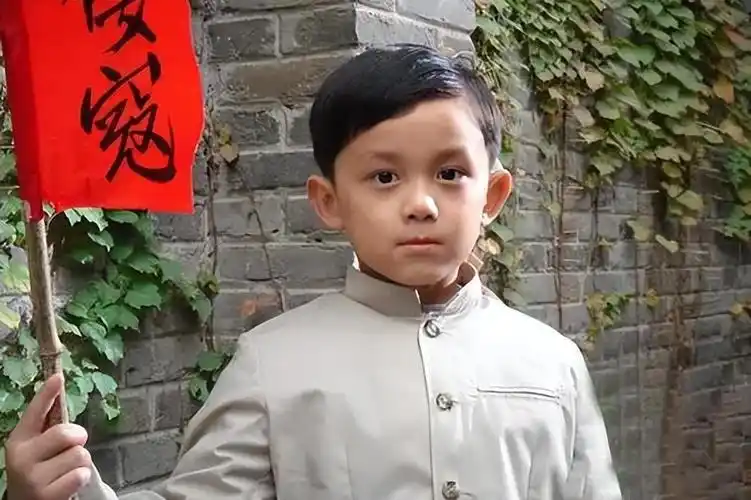 回顾吴磊海报被撤直播被叫停当红演员走到这一步究竟是谁的错