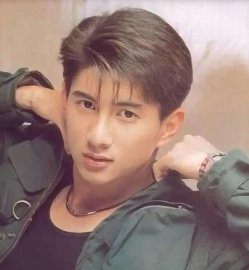 40岁的吴奇隆是老了头发花白发福显油腻和刘诗诗比更像两代人