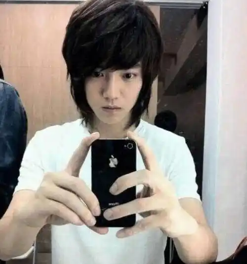 鹿晗自曝上学收情书收到手软,本以为闹着玩,看清旧照我懵了