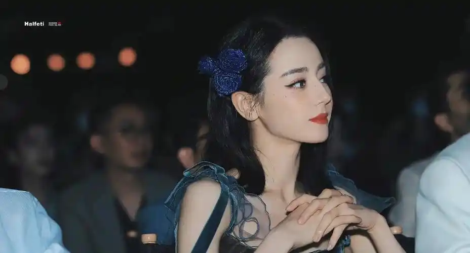 蓝色系  #迪丽热巴  #蓝色妖姬  #diy热巴配上蓝色妖姬真的是yyds我