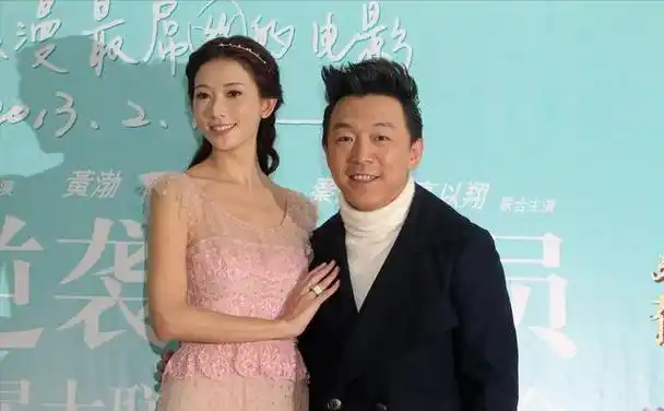 黄渤:曾被林志玲公开表白,成名后和素人妻子结婚,两人恩爱至今