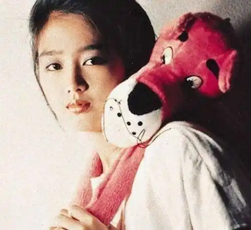 朱丽倩旧照公开,美艳动人很女神,可算明白当时刘德华眼光_时候_邓丽君