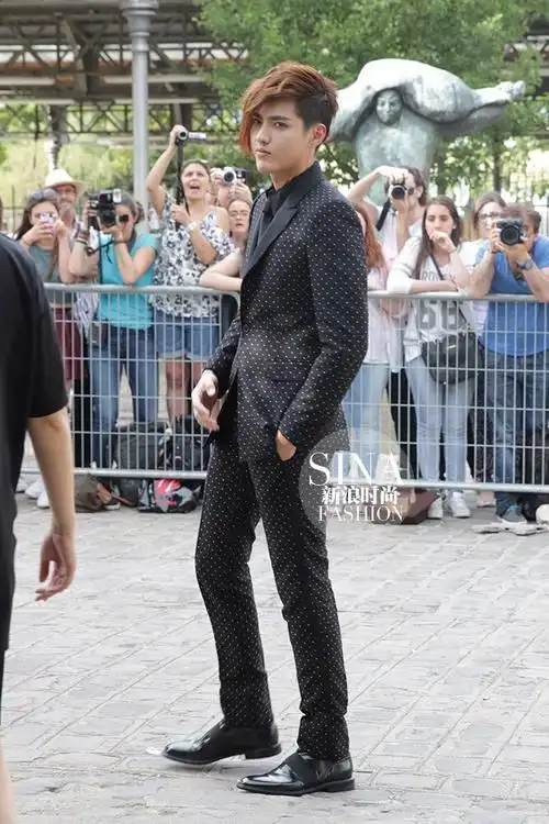 2015吴亦凡巴黎时装周_高清图片大全-爱豆app