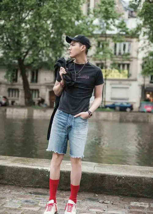 神一样存在!盘点吴亦凡让人看不懂的奇葩造型,粉丝们作何解释?