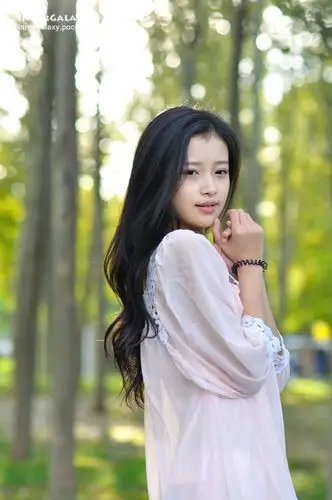 上官依韵 联系我